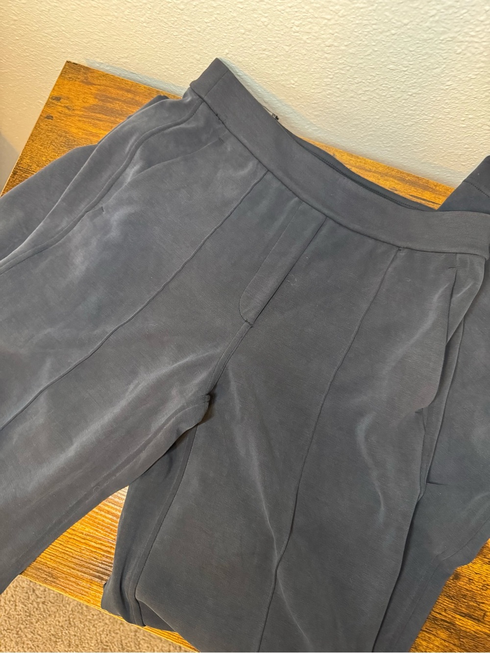 Lululemon Softstreme Pintuck Mid-Rise Pants XS Regular 31” Black - Picture 5 of 8